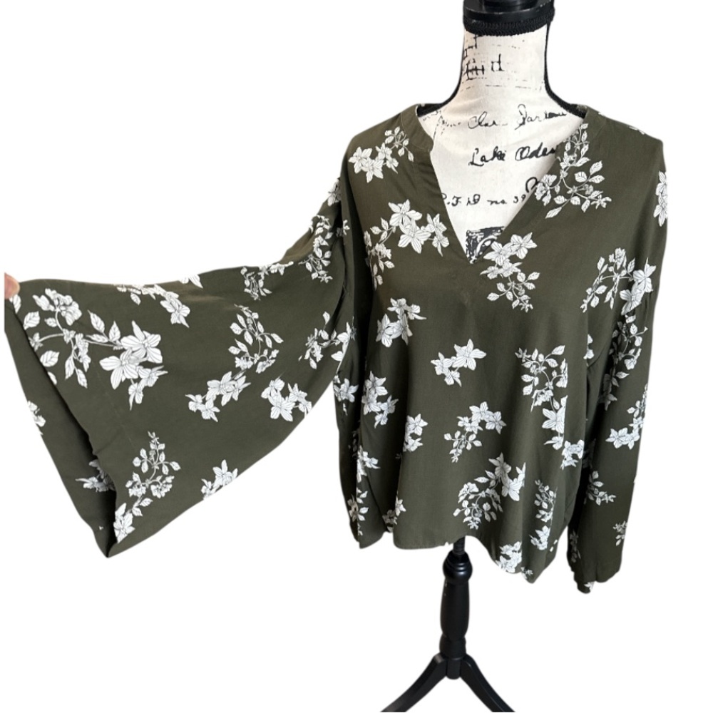 Khaki Green & White Tunic Flowy Boho Floral  V-neck Flared Statement Sleeves XL
